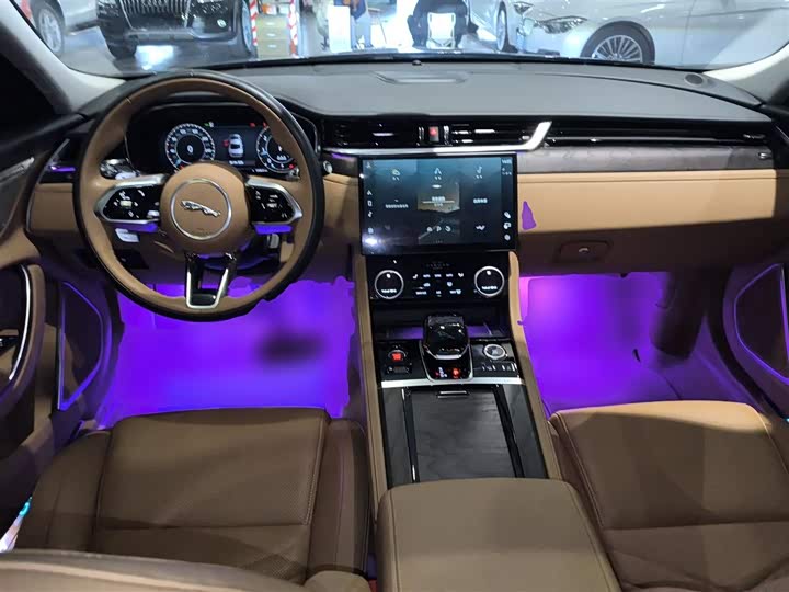 Фото 9 - Jaguar XF L