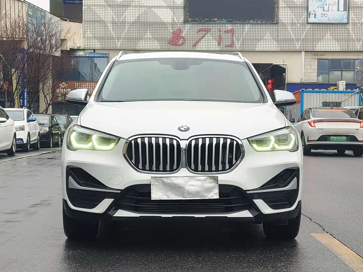 Фото 2 - BMW X1