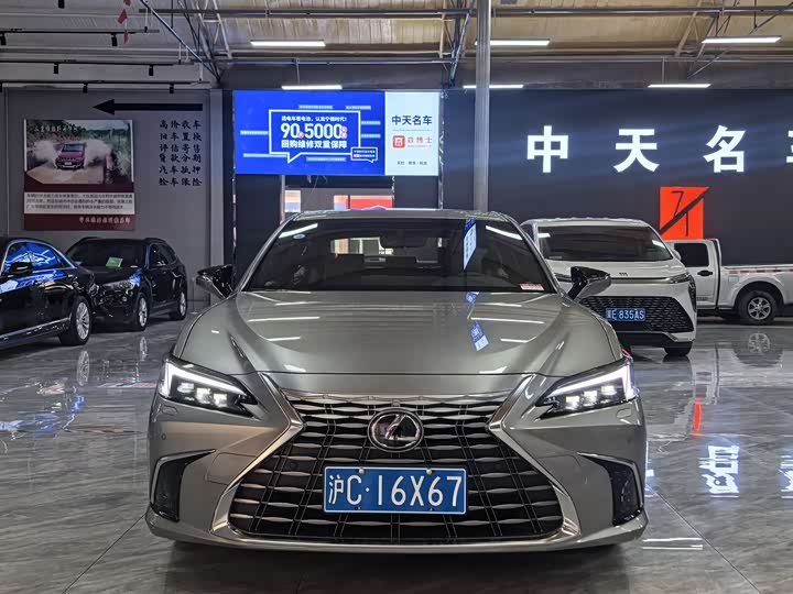 Фото 3 - Lexus ES