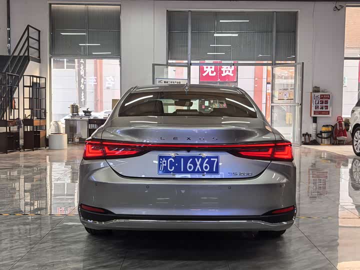 Фото 4 - Lexus ES