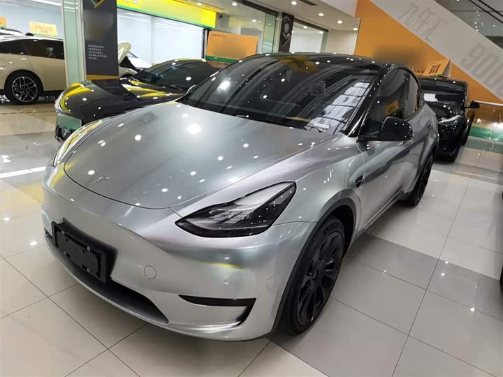 Фото 1 - Tesla Model Y