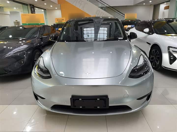 Фото 3 - Tesla Model Y