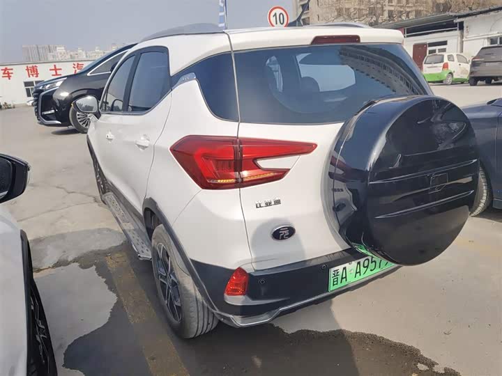 Фото 5 - BYD Yuan Pro