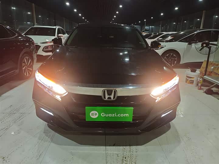 Фото 3 - Honda Accord