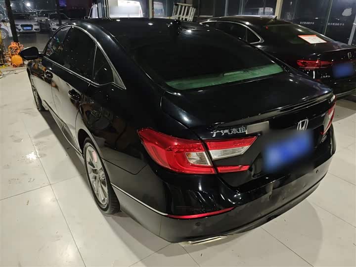 Фото 5 - Honda Accord