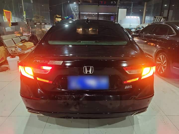 Фото 6 - Honda Accord