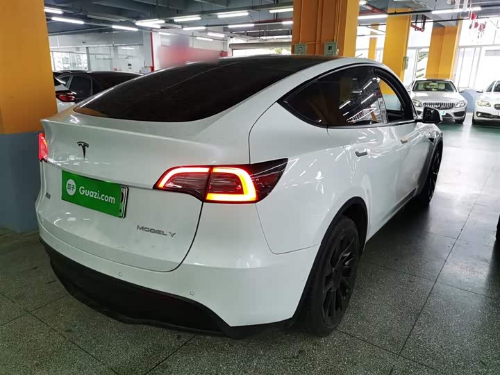 Фото 7 - Tesla Model Y