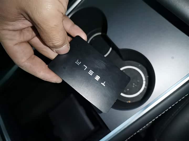 Фото 9 - Tesla Model Y
