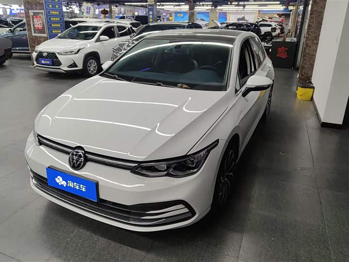 Фото 1 - Volkswagen Golf