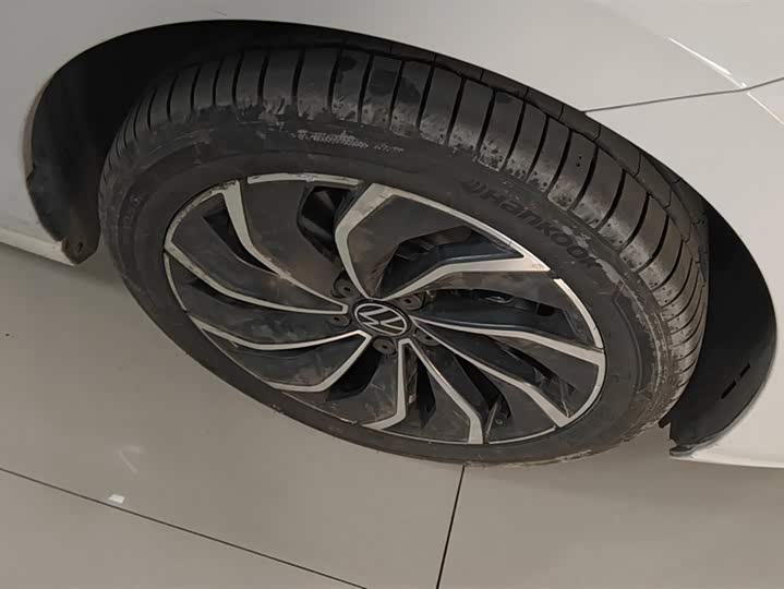 Фото 6 - Volkswagen Golf