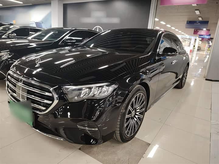 Фото 2 - Mercedes-Benz E-Class