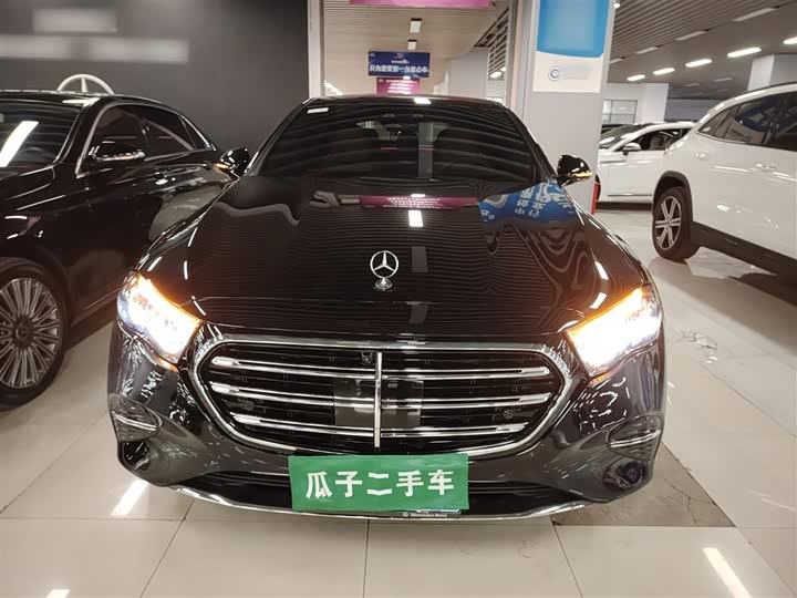 Фото 3 - Mercedes-Benz E-Class