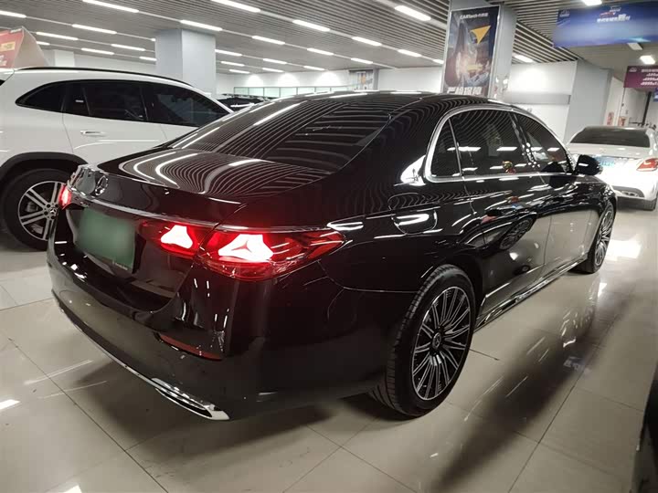 Фото 7 - Mercedes-Benz E-Class