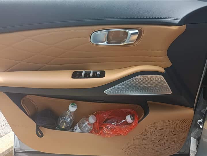 Фото 7 - Geely Galaxy Starship 7