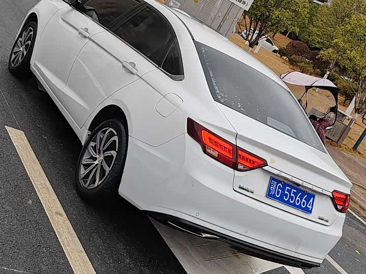 Фото 6 - Geely Emgrand GL