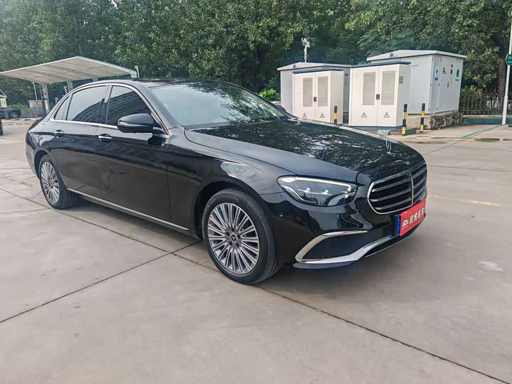 Photo 3 - Mercedes-Benz E-Class