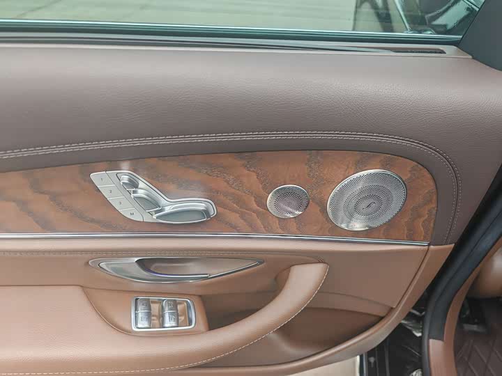 Photo 7 - Mercedes-Benz E-Class