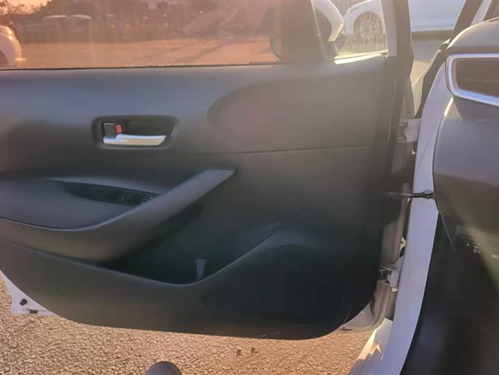 Фото 7 - Toyota Corolla