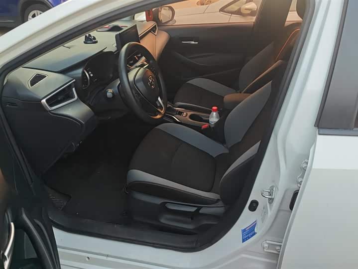 Фото 9 - Toyota Corolla