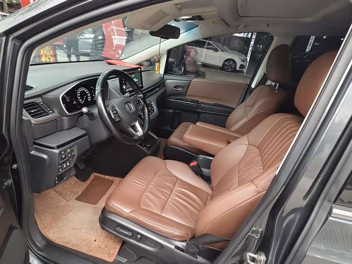 Фото 6 - Honda Odyssey