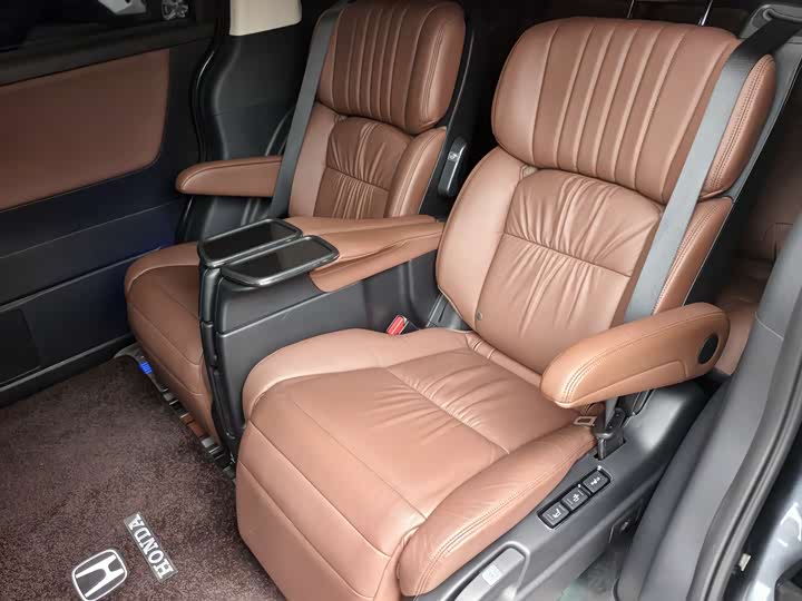 Фото 8 - Honda Odyssey