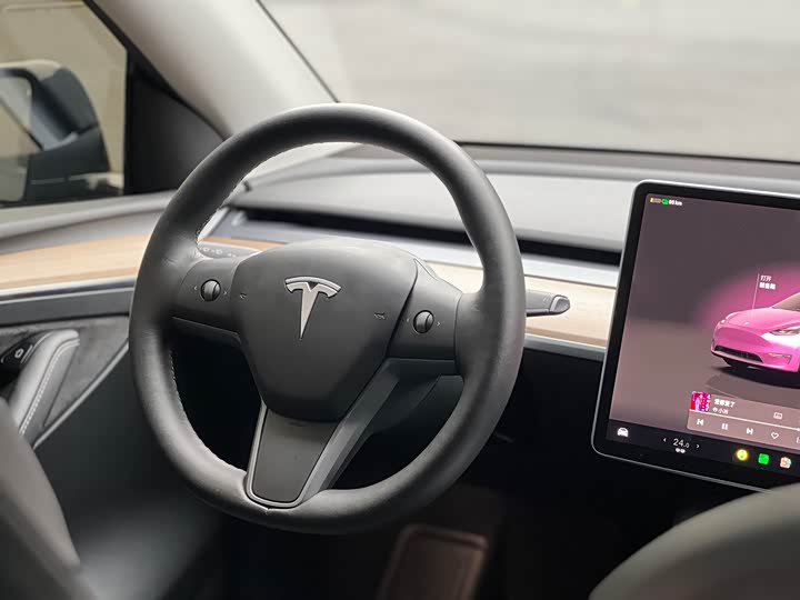 Фото 9 - Tesla Model Y