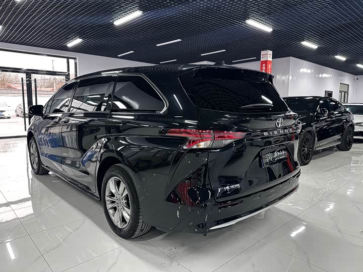 Фото 5 - Toyota Sienna