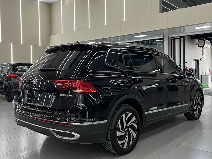 Фото 9 - Volkswagen Tiguan L Pro