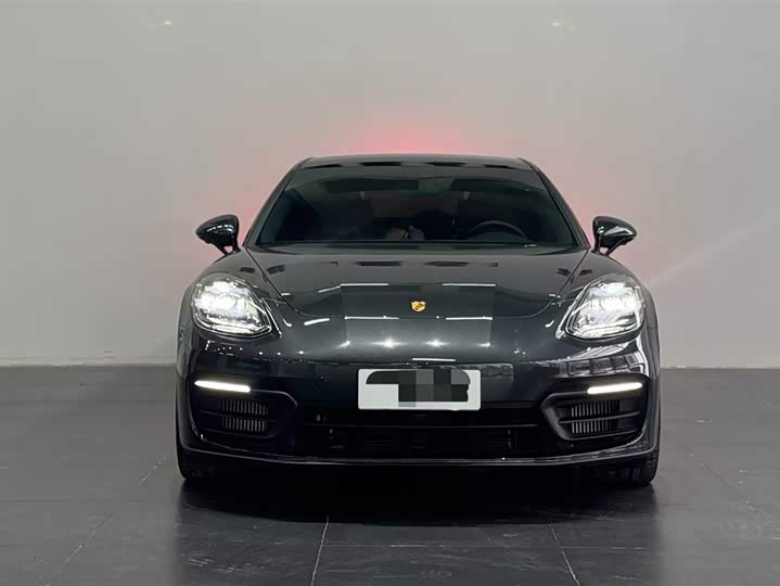 Фото 3 - Porsche Panamera