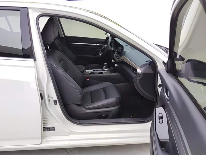 Фото 8 - Nissan Teana