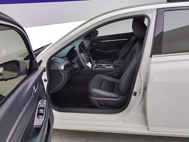 Фото 9 - Nissan Teana