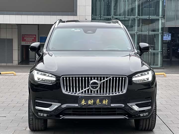 Фото 2 - Volvo XC90