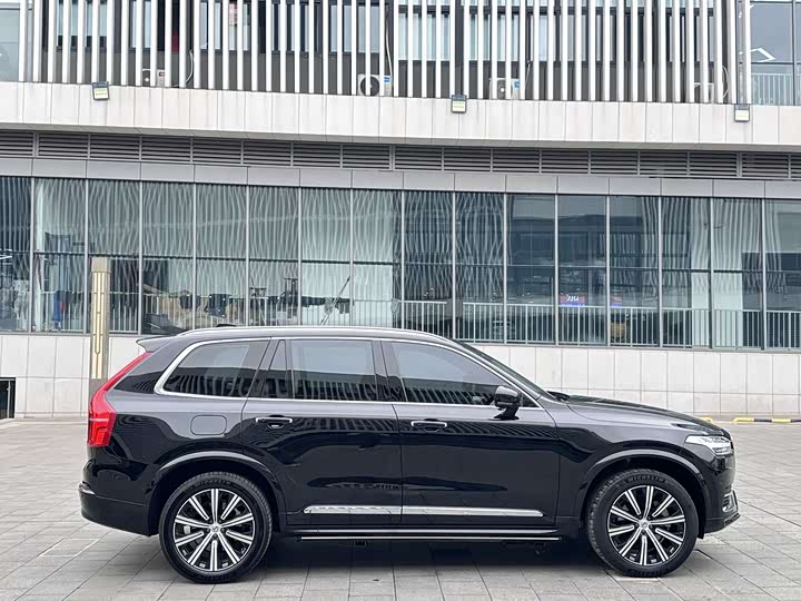 Фото 3 - Volvo XC90