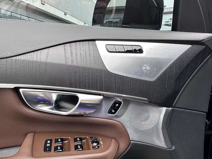 Фото 5 - Volvo XC90