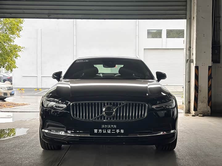 Фото 2 - Volvo S90