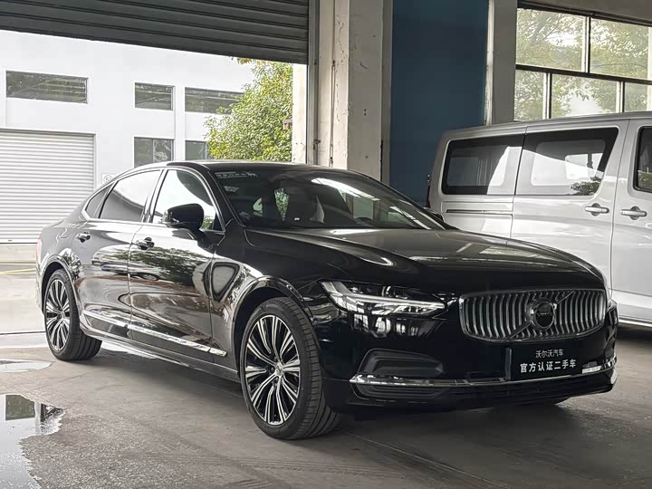 Фото 3 - Volvo S90