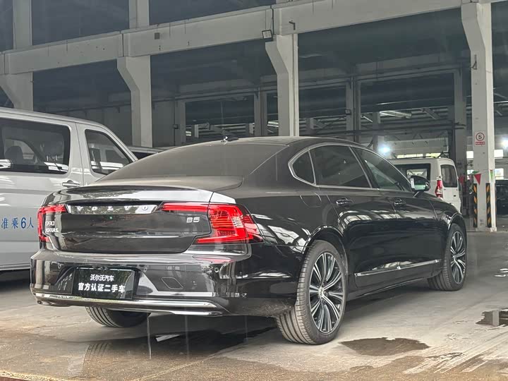Фото 6 - Volvo S90