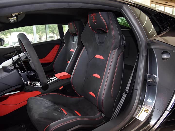 Фото 2 - Lamborghini Huracán