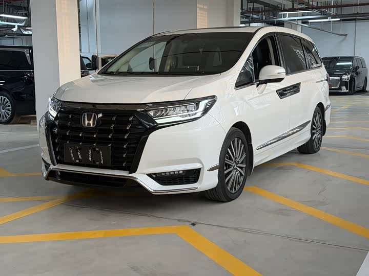 Фото 1 - Honda Elysion