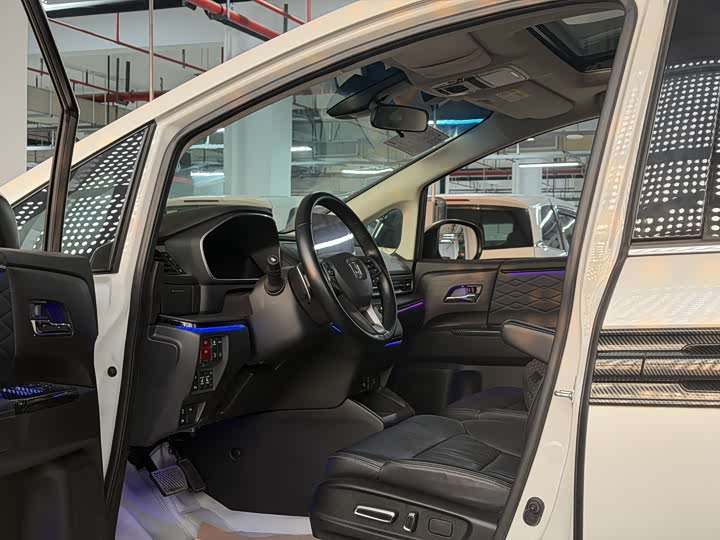 Фото 5 - Honda Elysion