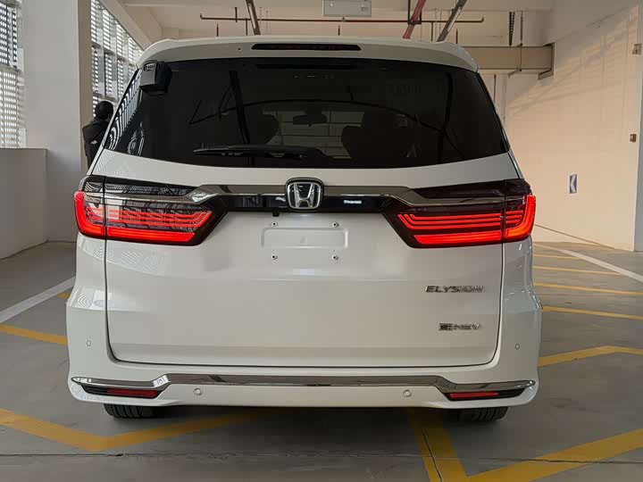 Фото 8 - Honda Elysion