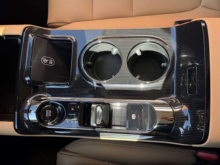 Фото 8 - GAC Trumpchi E8