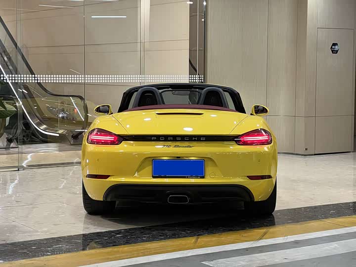 Фото 2 - Porsche 718