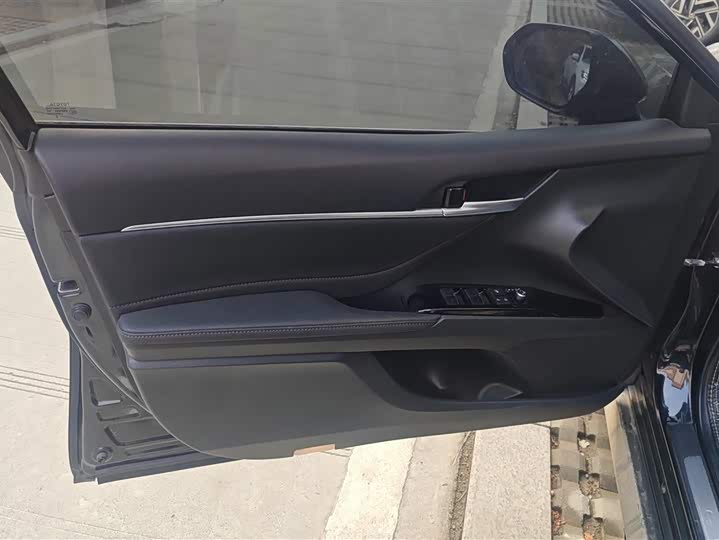 Фото 7 - Toyota Camry