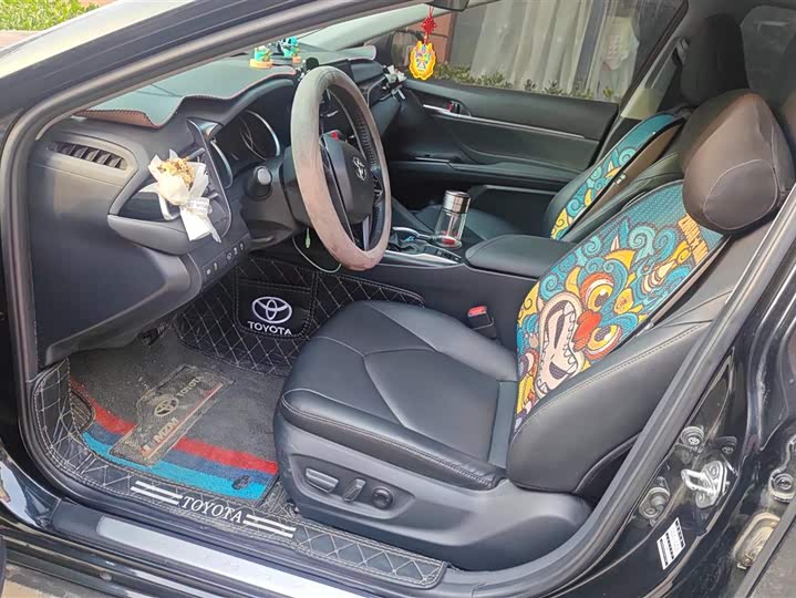 Фото 9 - Toyota Camry