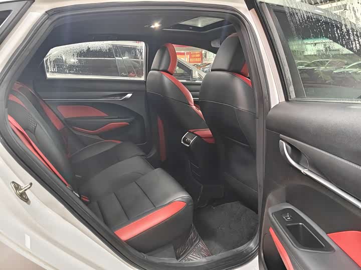 Фото 8 - Geely Binrui