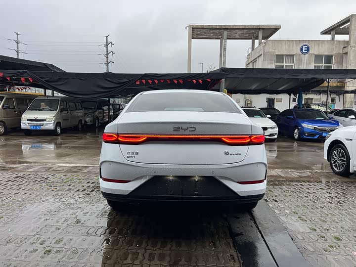 Фото 4 - BYD Qin Plus