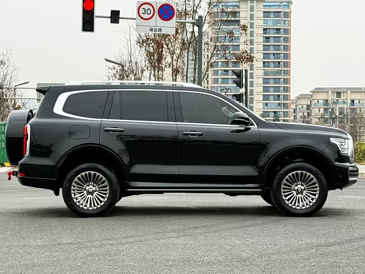 Фото 5 - Tank 500 Hybrid