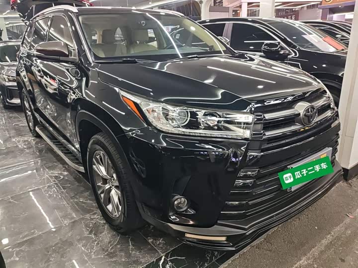 Фото 4 - Toyota Highlander