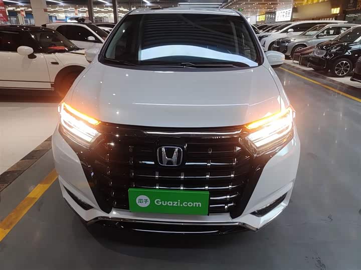 Фото 3 - Honda Elysion